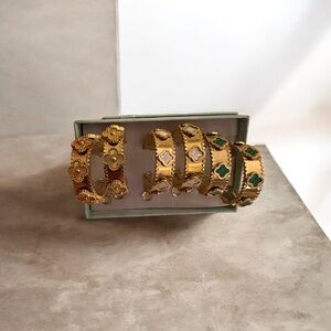 Elegant Gold and Green Women's Jewelry Set (3 pairs) Earrings